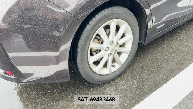 Lexus CT 2011-10 8653130-13