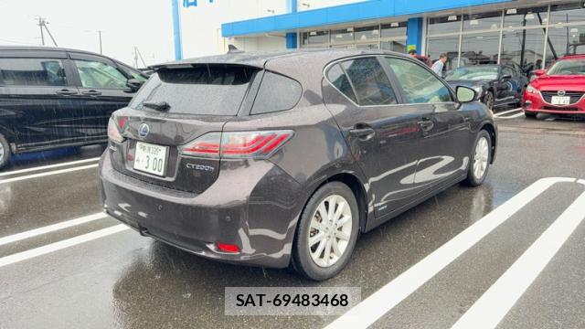 Lexus CT 2011-10 8653130-2