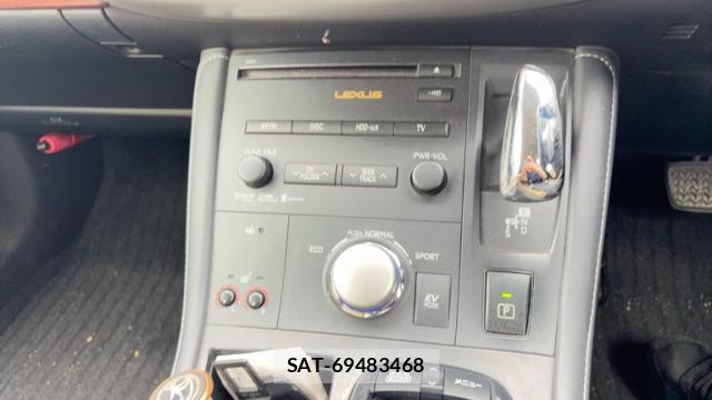 Lexus CT 2011-10 8653130-4