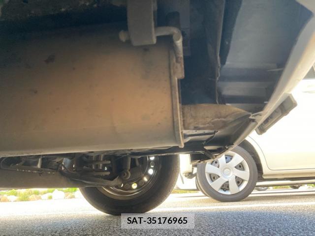 Nissan CUBE 2011-06 8648726-6