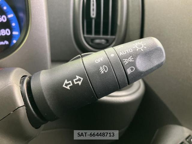 Nissan CUBE 2012-10 8652413-14
