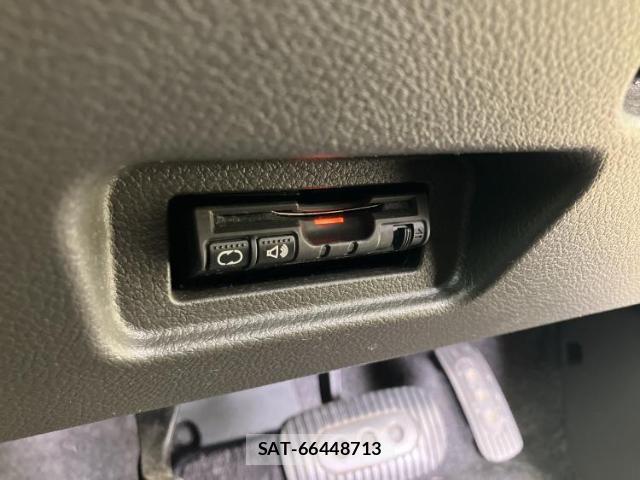Nissan CUBE 2012-10 8652413-17