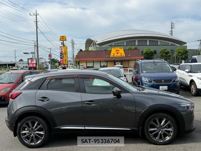 Mazda CX-3 2017-01 8651814-12