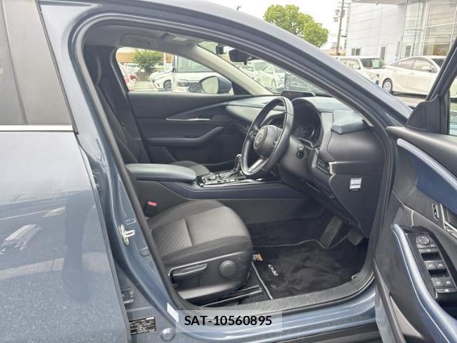 Mazda CX-30 2022-08 8647252-3