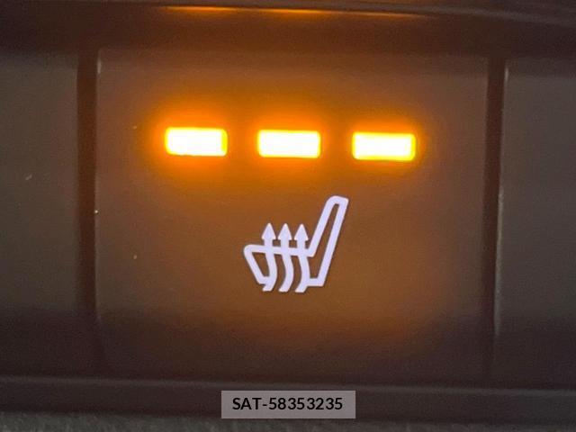 Mazda CX-30 2021-09 8649999-4