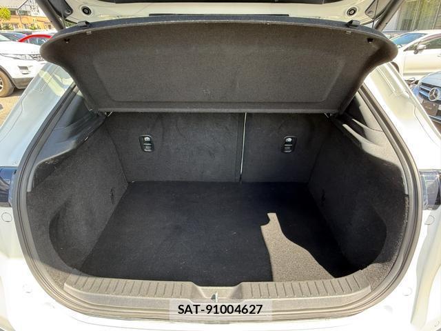 Mazda CX-30 2020-03 8651811-15