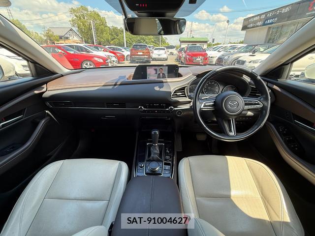 Mazda CX-30 2020-03 8651811-3