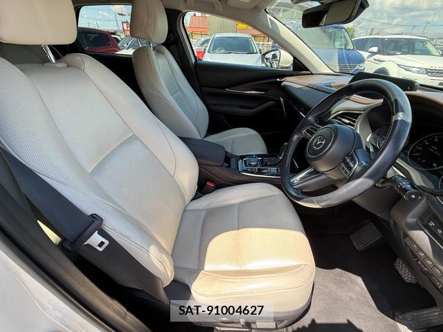Mazda CX-30 2020-03 8651811-4