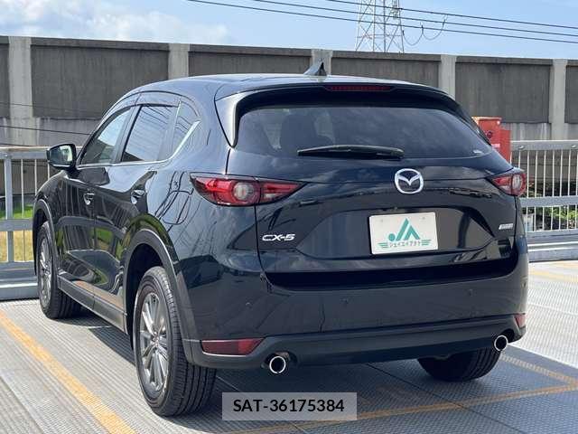 Mazda CX-5 2018-05 8652910-1