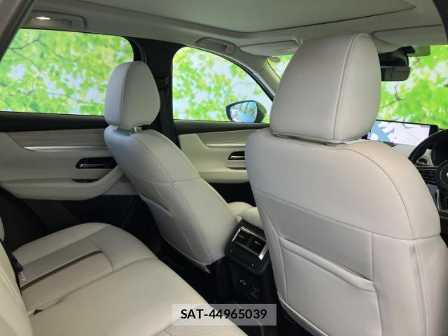 Mazda CX-60 2023-11 8652382-6