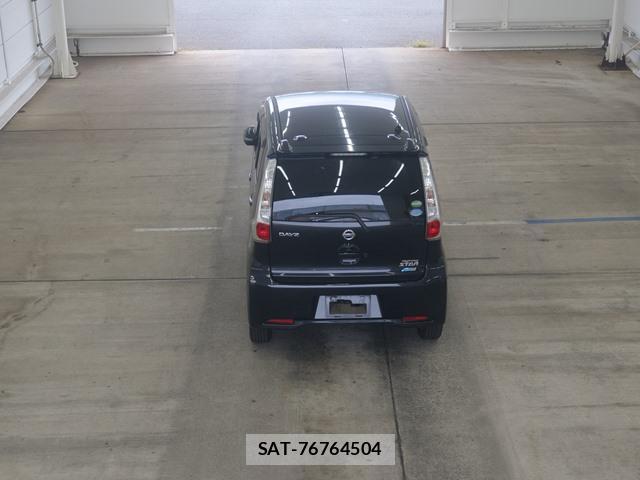 Nissan DAYZ 2015-10 8648099-4