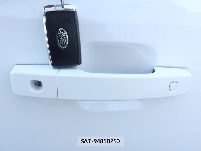 Land Rover DEFENDER 2025-12 8648247-13