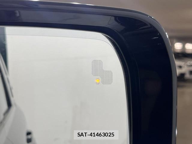 Land Rover DEFENDER 2023-08 8648308-4