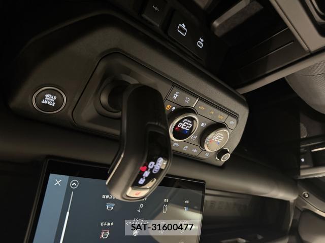 Land Rover DEFENDER 2023-12 8653882-18