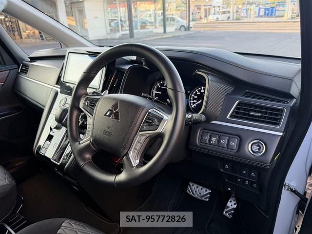 Mitsubishi DELICA 2024-10 8650896-13