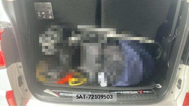 Mitsubishi DELICA 2023-10 8651469-17