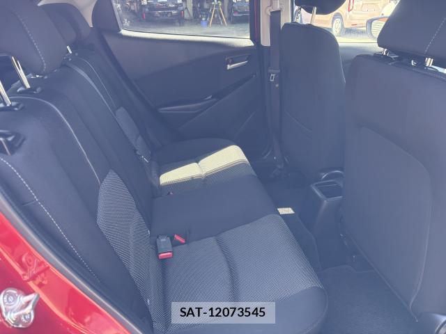 Mazda DEMIO 2018-10 8649748-13