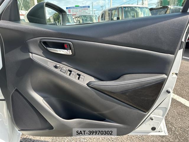 Mazda DEMIO 2016-01 8649776-17