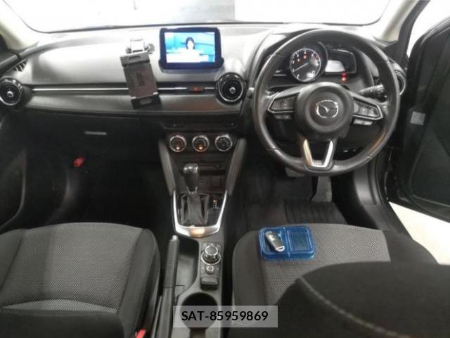 Mazda DEMIO 2017-09 8652805-2
