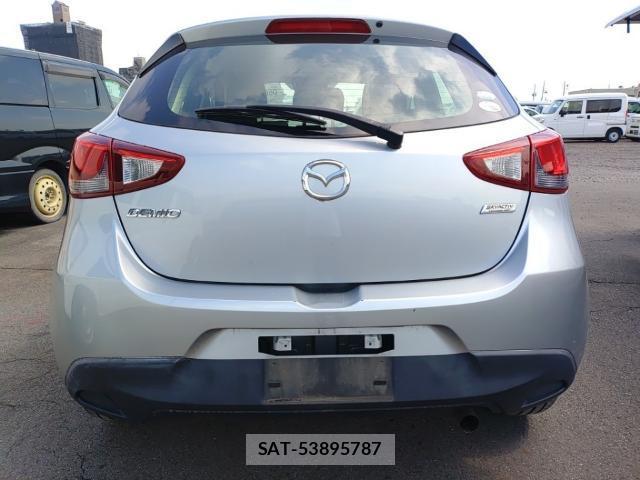 Mazda DEMIO 2017-08 8653359-1