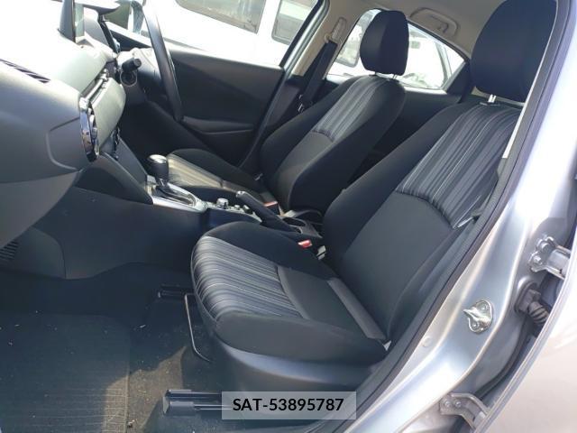 Mazda DEMIO 2017-08 8653359-15
