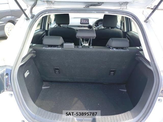 Mazda DEMIO 2017-08 8653359-7