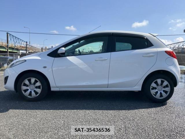 Mazda DEMIO 2013-06 8653609-1