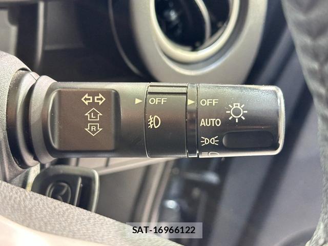 Mazda DEMIO 2012-08 8653921-2