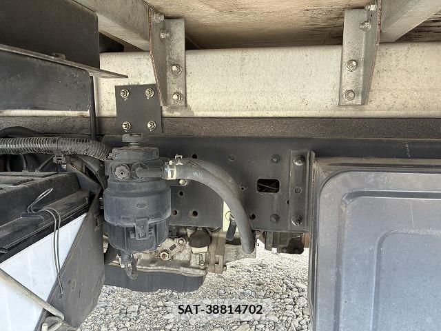 Hino DUTRO 2018-07 8647902-16