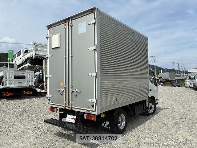 Hino DUTRO 2018-07 8647902-6