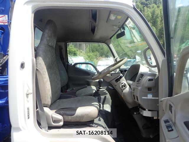 Hino DUTRO 2010-09 8653317-4
