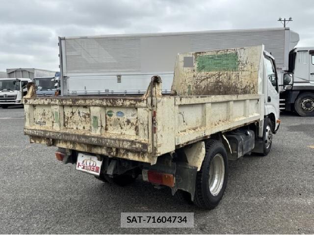 Toyota DYNA TRUCK 2016 8647332-3