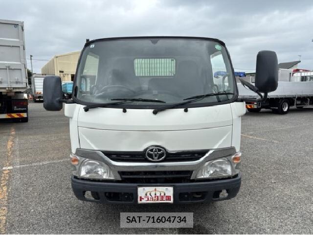 Toyota DYNA TRUCK 2016 8647332-4