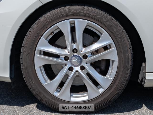 Mercedes Benz E-CLASS 2009-11 8647116-17