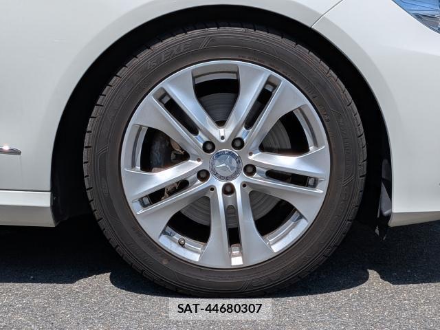 Mercedes Benz E-CLASS 2009-11 8647116-19