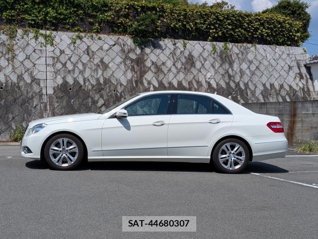 Mercedes Benz E-CLASS 2009-11 8647116-2
