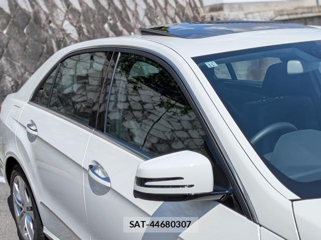 Mercedes Benz E-CLASS 2009-11 8647116-8