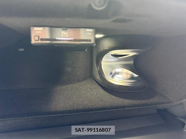 Mercedes Benz E-CLASS 2024-06 8647253-12