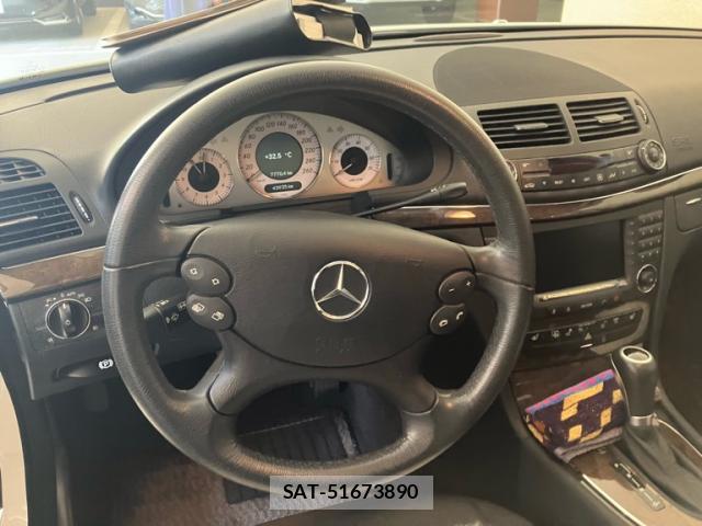 Mercedes Benz E-CLASS 2009-03 8647971-18