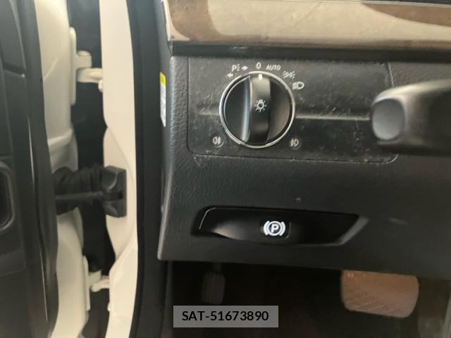 Mercedes Benz E-CLASS 2009-03 8647971-19