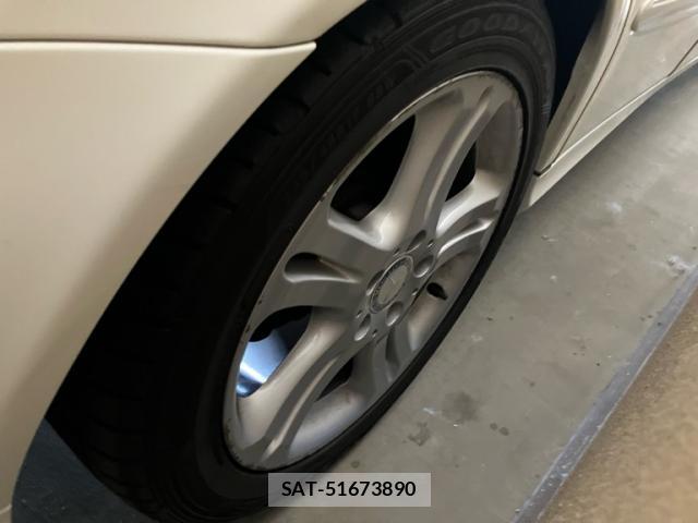 Mercedes Benz E-CLASS 2009-03 8647971-4