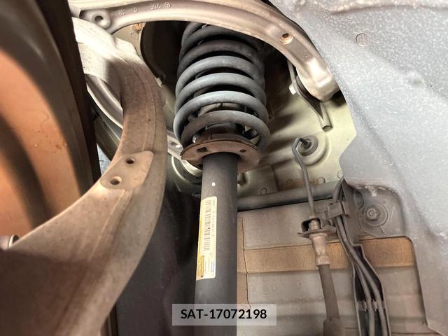 Mercedes Benz E-CLASS 2016-08 8648329-17