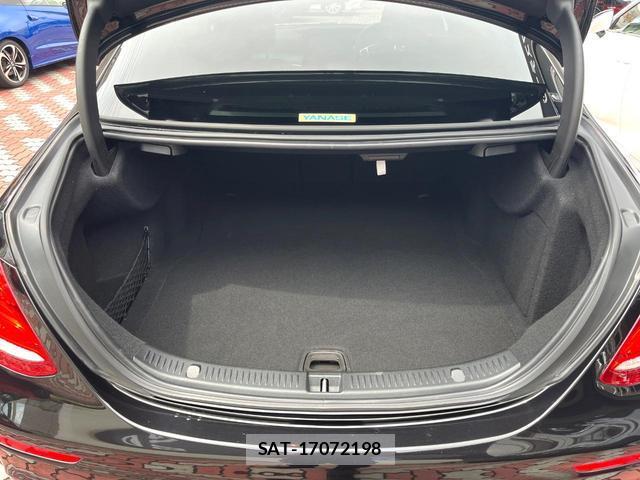 Mercedes Benz E-CLASS 2016-08 8648329-9