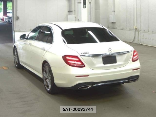 Mercedes Benz E-CLASS 2016-07 8649095-1