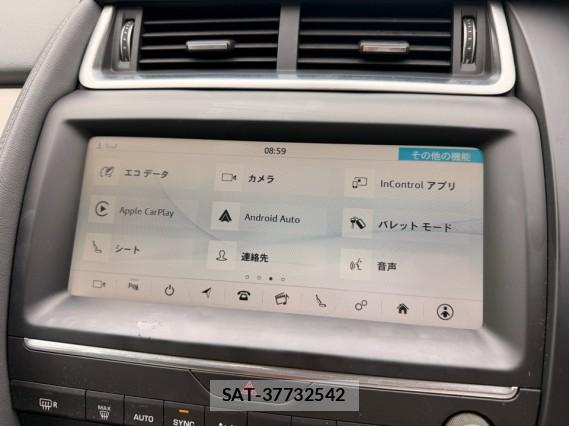 Jaguar E-PACE 2018-12 8651297-4