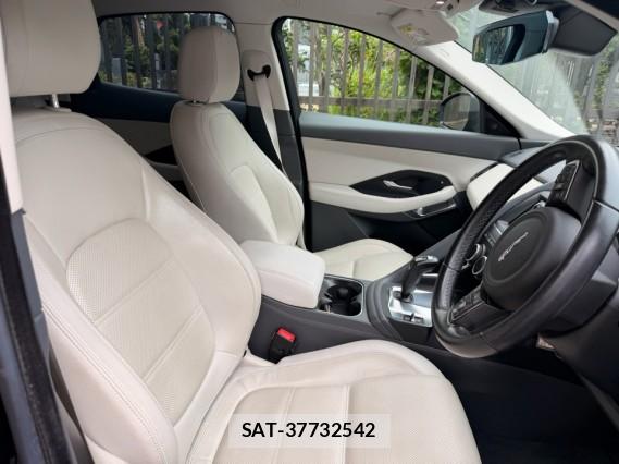 Jaguar E-PACE 2018-12 8651297-5