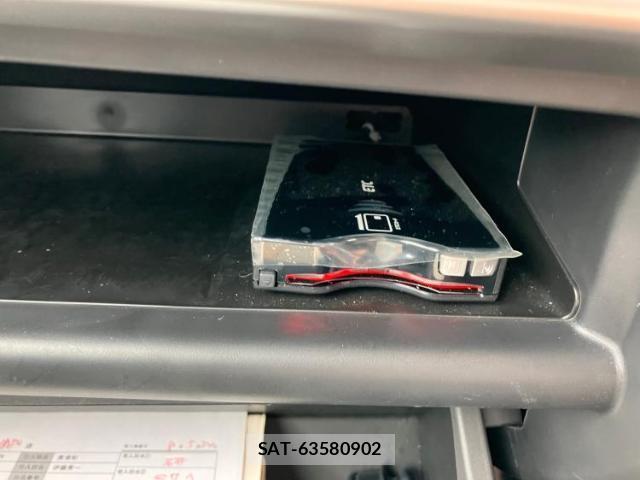 Mitsubishi ECLIPSE CROSS 2019-04 8647777-14