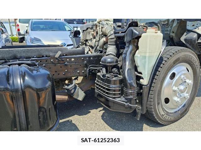 Isuzu ELF TRUCK 2011-10 8649409-16