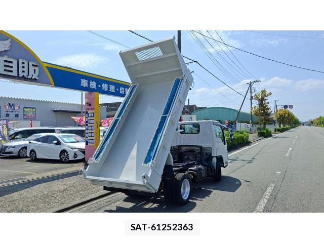 Isuzu ELF TRUCK 2011-10 8649409-4