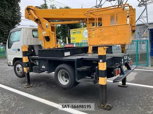 Isuzu ELF TRUCK 2010 8651606-1
